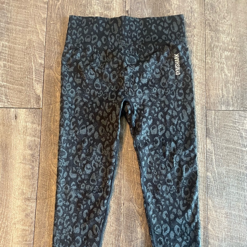 Women’s Gymshark Black Cheetah Leggings Size Small - Picture 6 of 6
